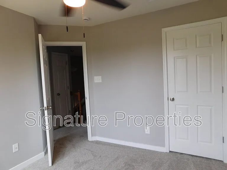 8197 Belton Cir — Photo 44