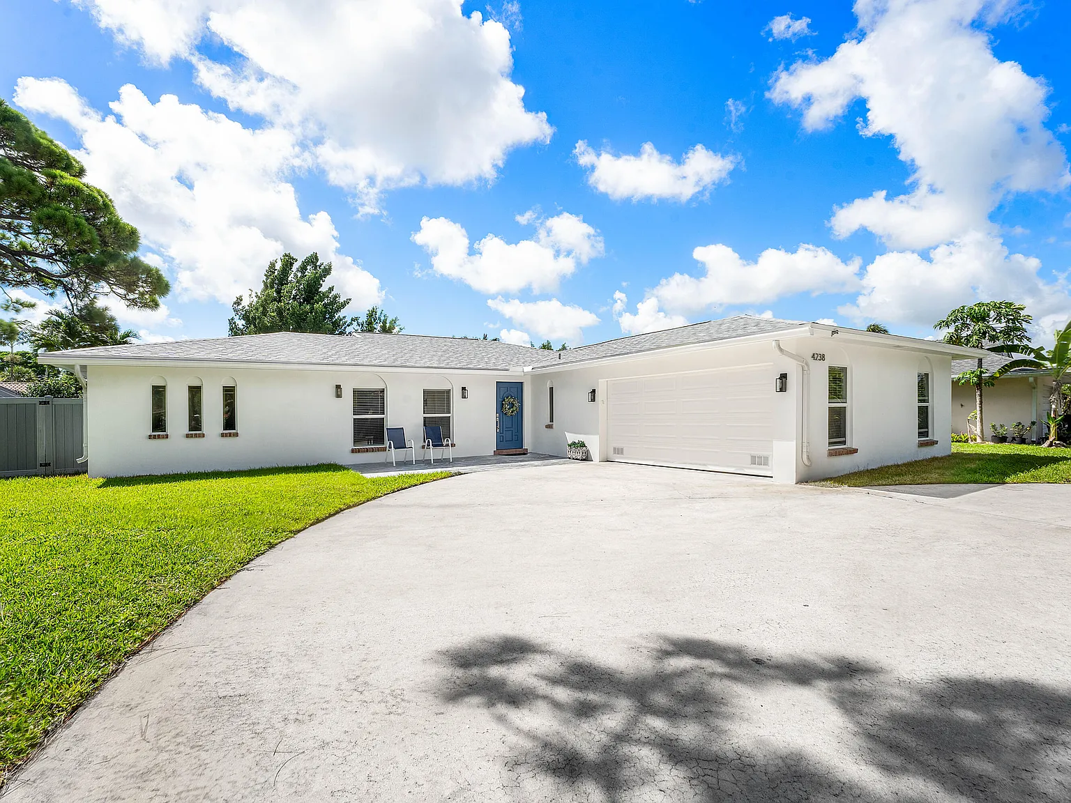 3 bed, 2.5 bath, 1902 sqft, $5,300 — Photo 1