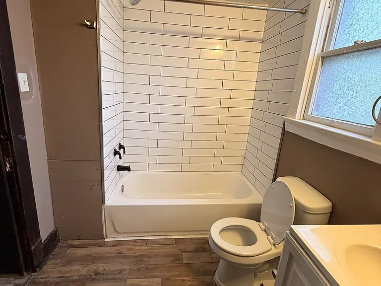 3802 Poe Avenue - Downstairs — Photo 9