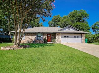 510 S Prairie St, Pilot Point, TX 76258