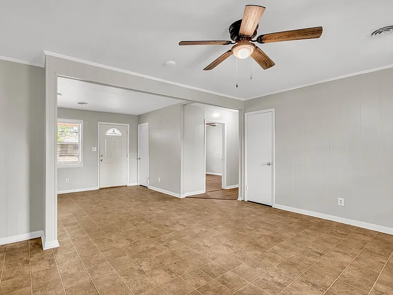 2507 Buckner Ave — Photo 6