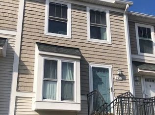 3955 9th Rd S, Arlington, VA 22204