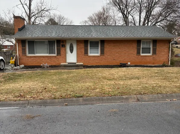 1028 Grove Ln, Roanoke, VA 24012