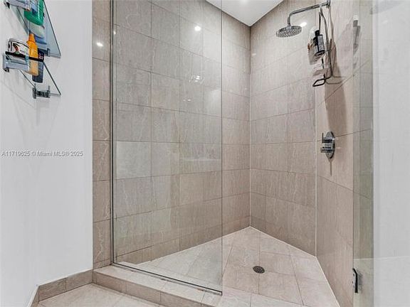 4th image of 1143 Allerton Ave #1