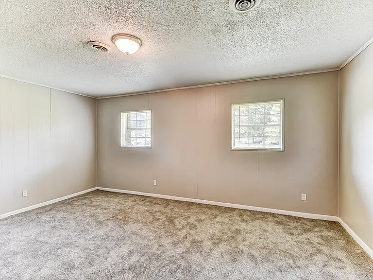 5114 Meadows Dr — Photo 15