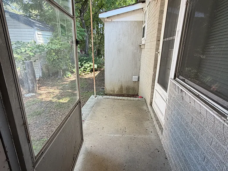 932 Wainwright Ave #1 — Photo 16