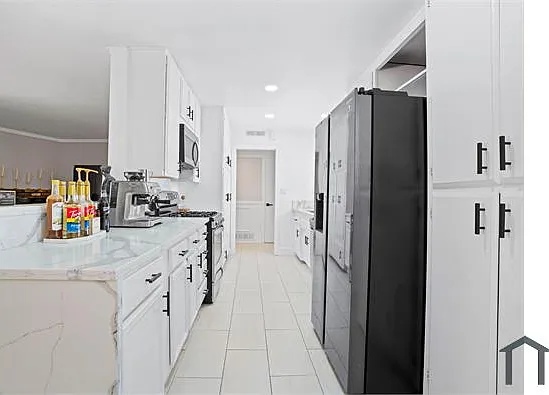 3 bed, 1334 sqft, $2,800 — Photo 3