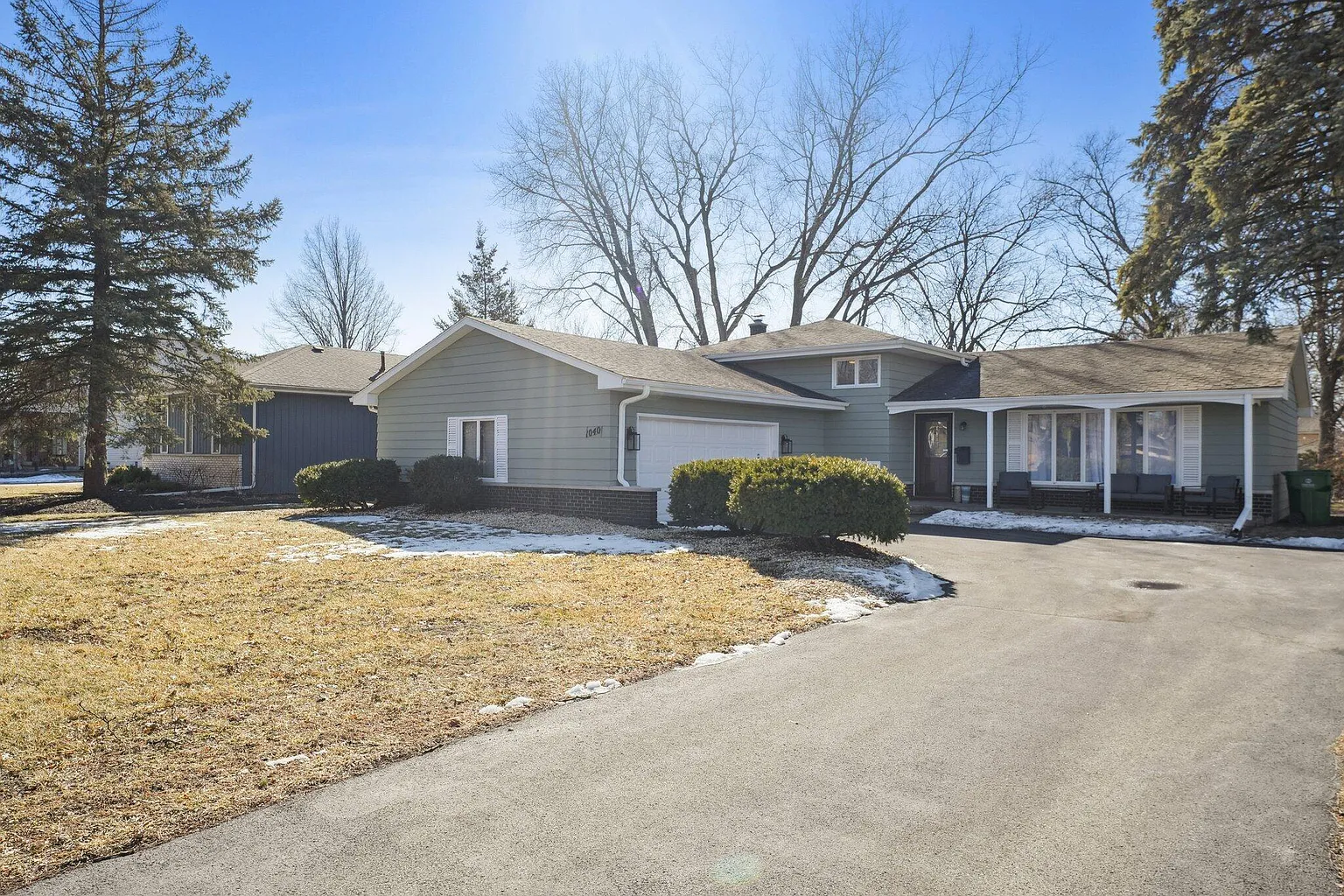 1040 Fran Lin Pkwy photo 1