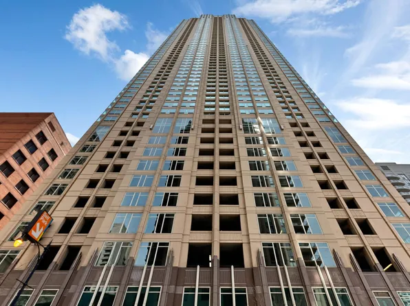 33 W Ontario St APT 51A, Chicago, IL 60654