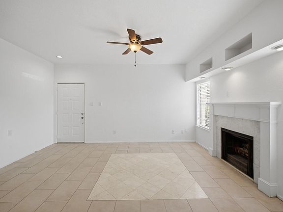5th image of 2011 Spenwick Dr APT 717