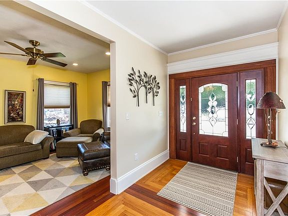 3rd image of 288 Waterman Ave