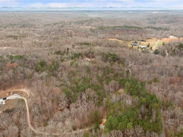 112 Wildwood Trl, Lula, GA 30554