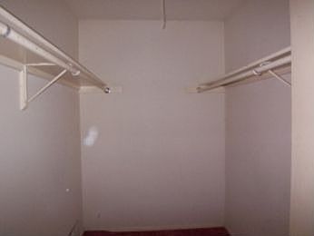 5th image of 3311 W Woodlawn Ave