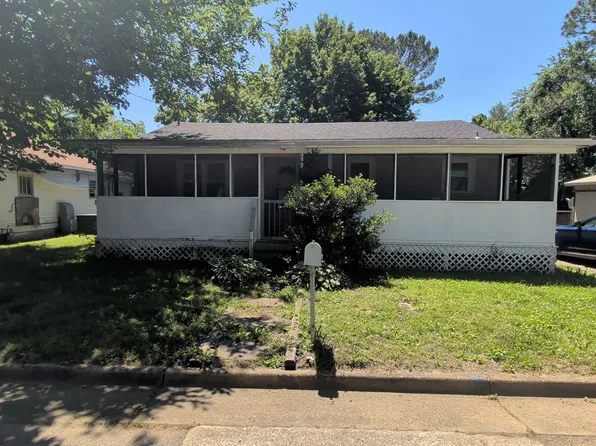 1305 Jones St, Dyersburg, TN 38024