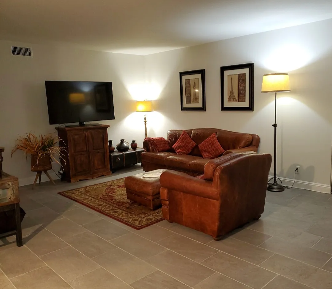 2 bed, 1.5 bath, 1005 sqft, $3,495 — Photo 2