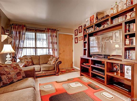 4th image of 880 S Peterson Way