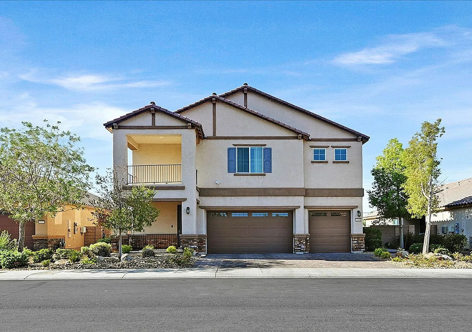 Stunning Next-Gen Home! 5 Bedrooms 5 Bathrooms In Gated Community! — Photo 1