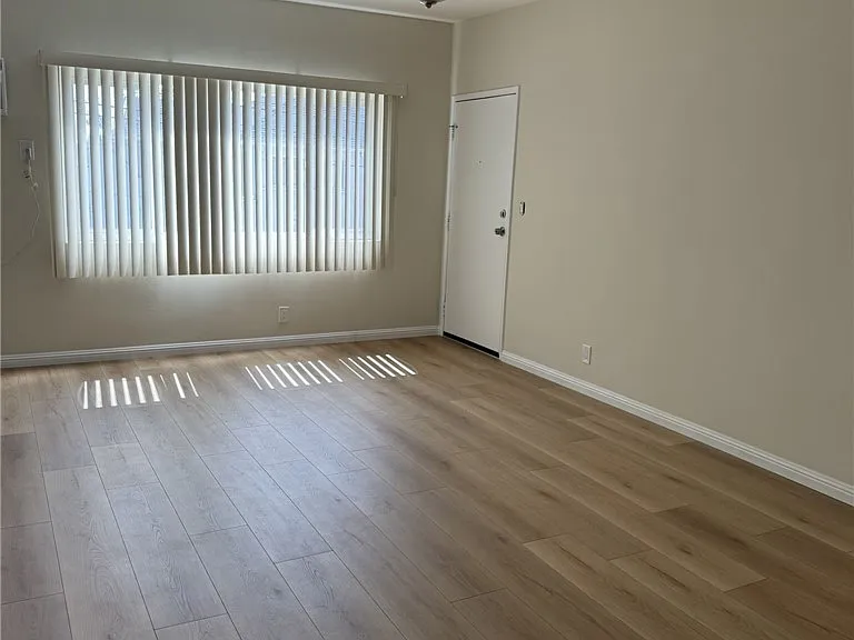 1626 N Kingsley Dr #6 — Photo 2