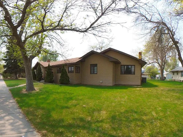 120 S Douglas St, Powell, WY 82435