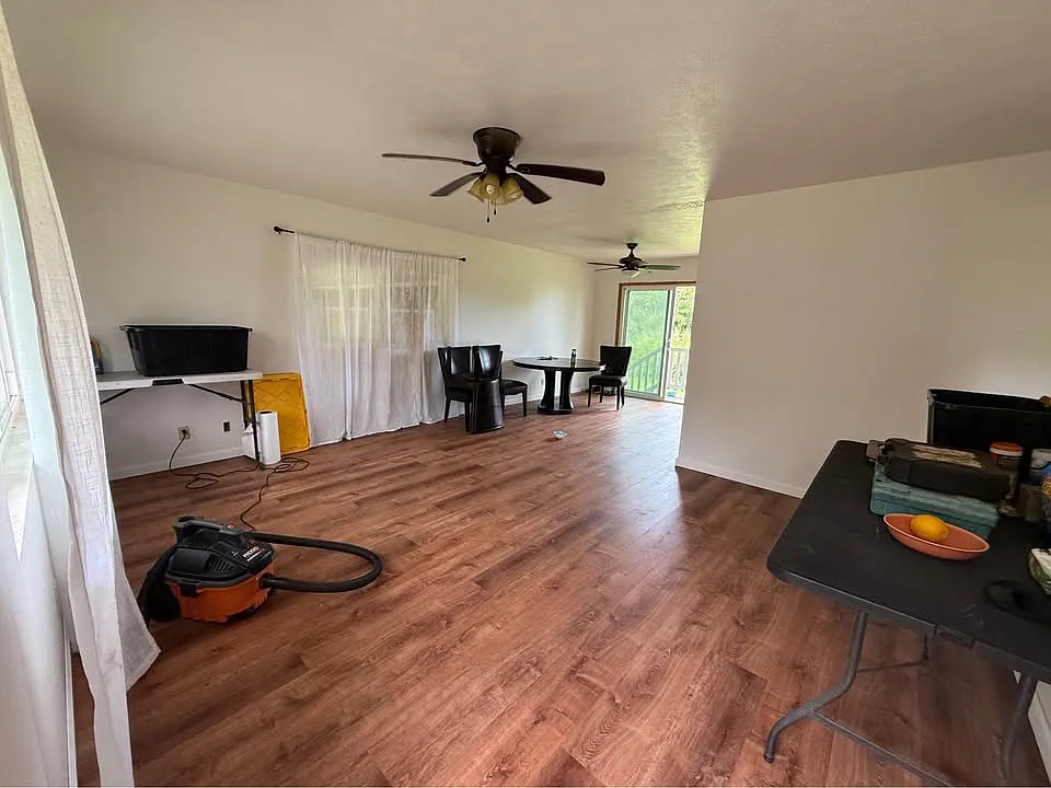 3 bed, 1.5 bath, 2802 sqft, $3,500 — Photo 3