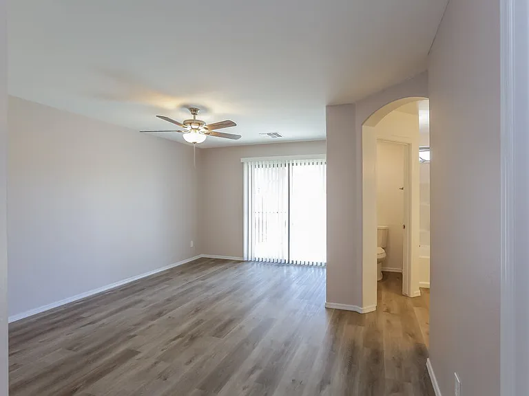 7302 S 253rd Ave — Photo 10