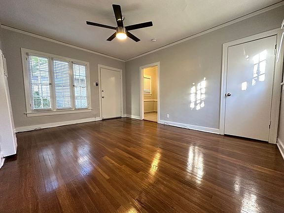 3rd image of 832 N Poinsettia Pl #832