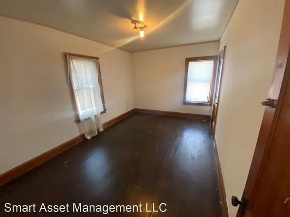 2632 N 47th St, Milwaukee, WI 53210