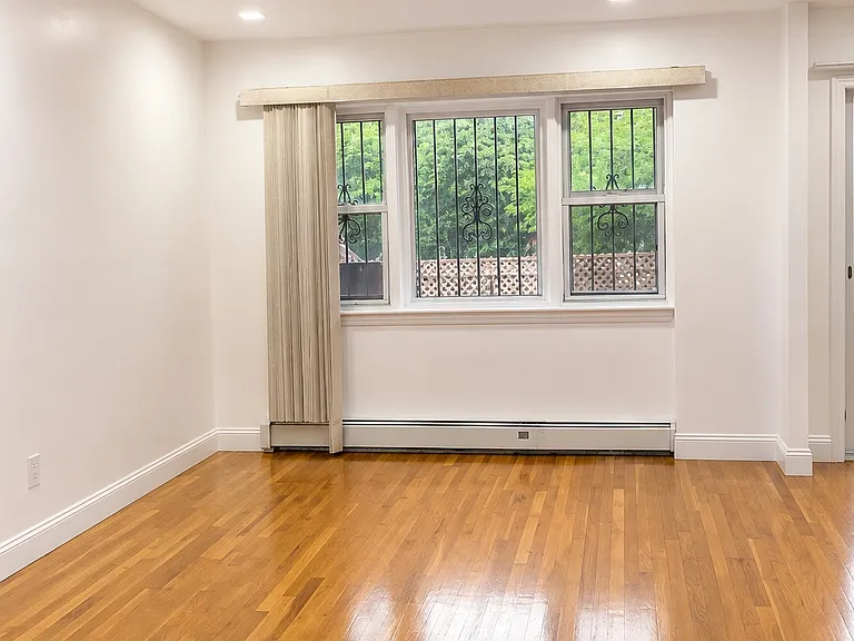 5611 College Point Blvd #2 — Photo 4