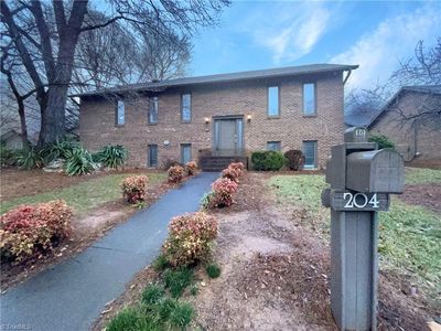 204 Barrington Pl, Winston Salem, NC, 27104