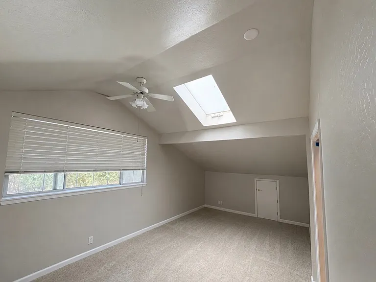 19435 Victoria Dr #2 — Photo 4