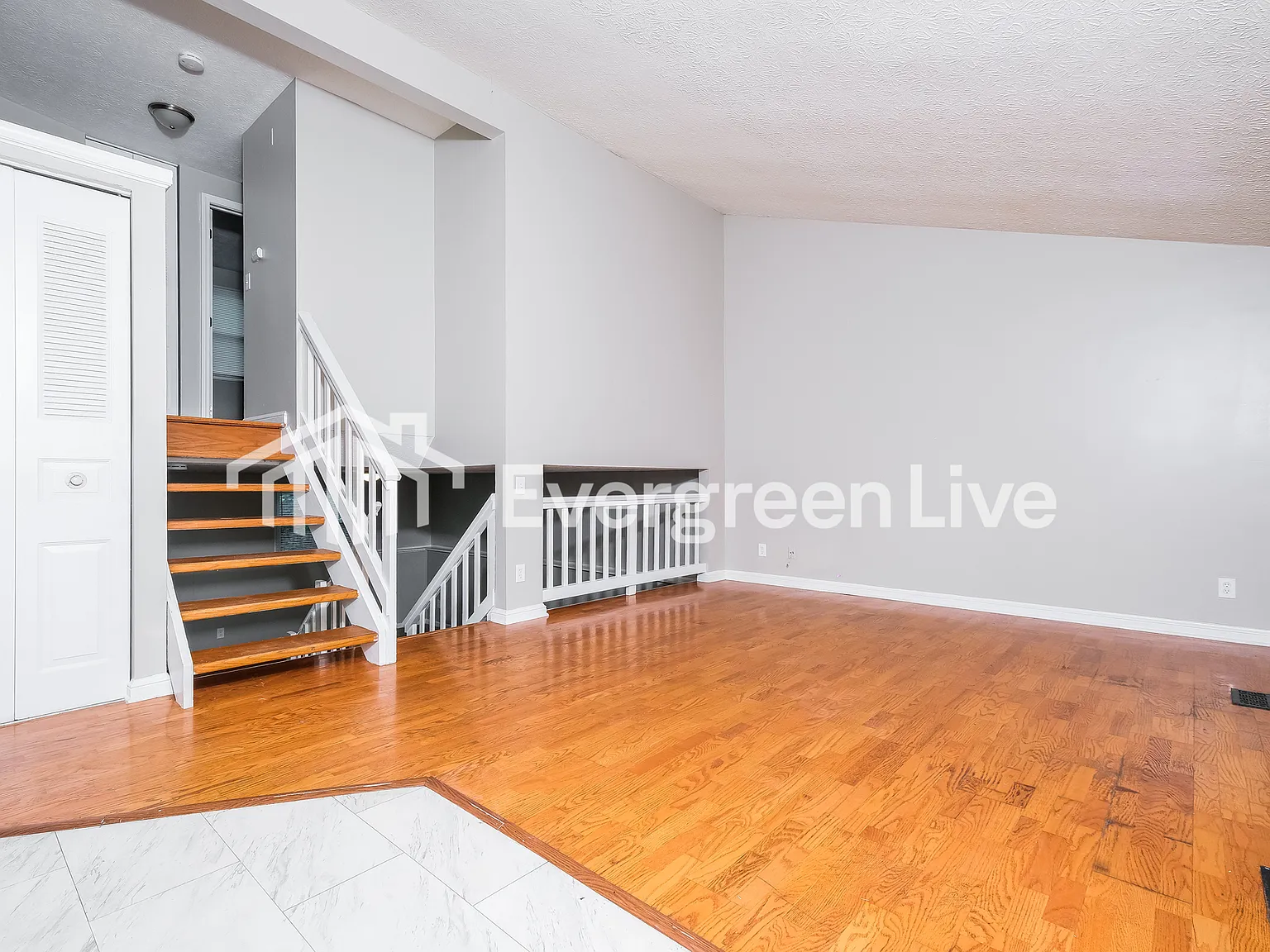 3 bed, 1.5 bath, 1307 sqft, $1,845 — Photo 3