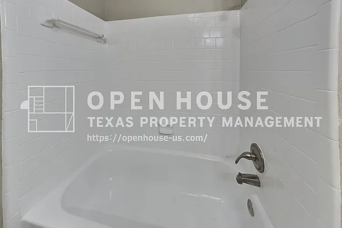 6915 Renfro Dr — Photo 18