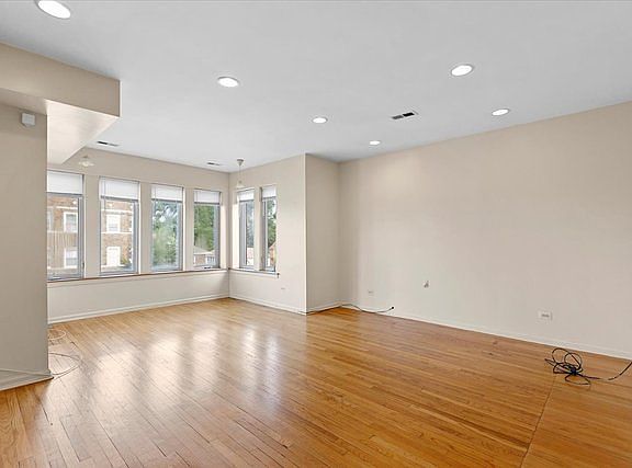 5th image of 7445 S Jeffery Blvd APT 2