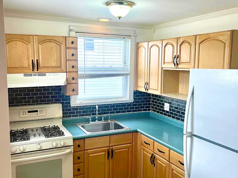 592 Central Ave #2 — Photo 9
