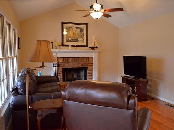 4th image of 630 Wedgewood Dr