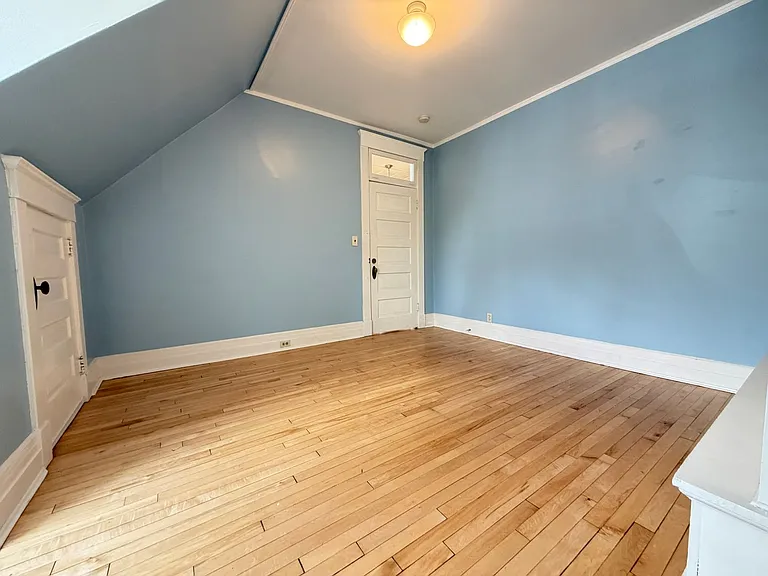2307 E Superior St #3 — Photo 24