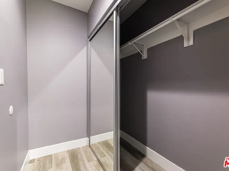 1112 S Highland Ave — Photo 17
