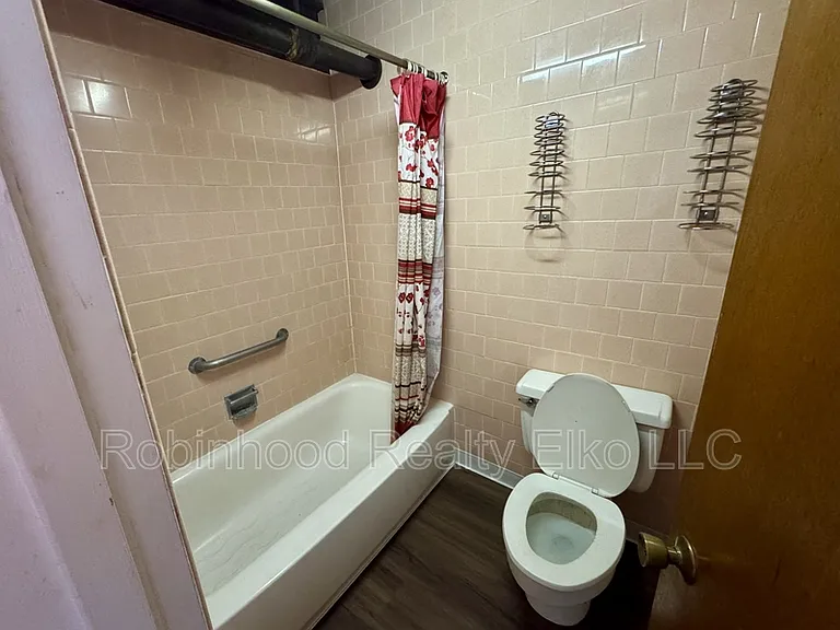 340 6th St #19 — Photo 3