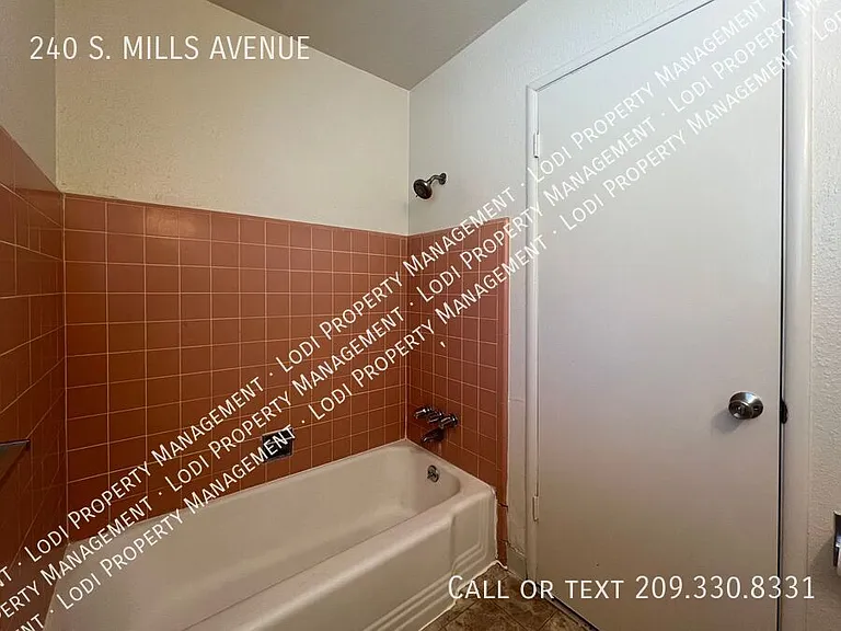 240 S Mills Ave — Photo 13