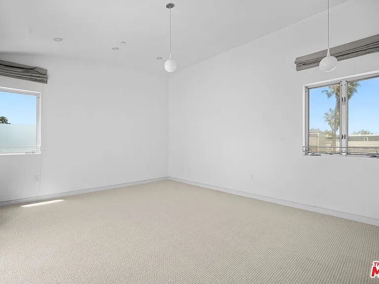 1217 Cabrillo Ave — Photo 50