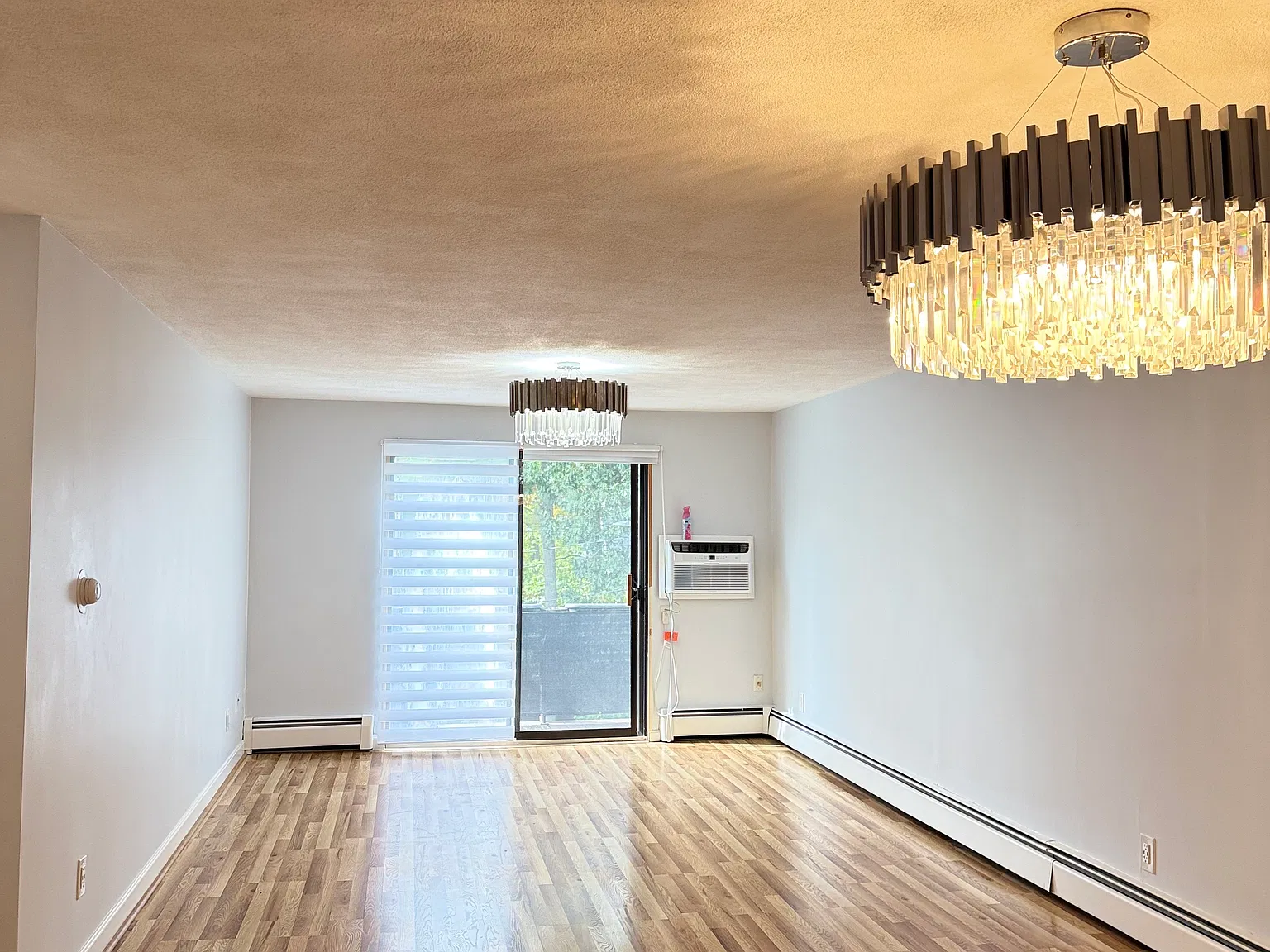 2 bed, 974 sqft, $2,750 — Photo 2