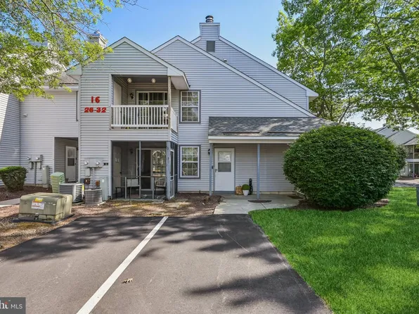 28 Waterview Dr, Absecon, NJ 08205