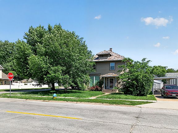 3rd image of 2040 Avenue A