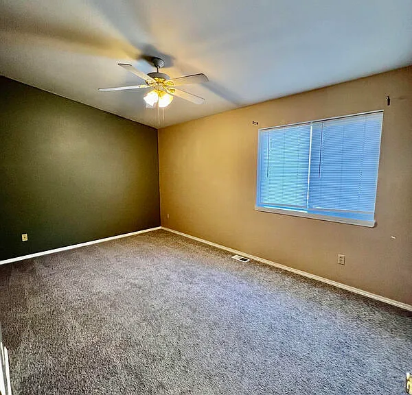 904 Charlo St — Photo 14