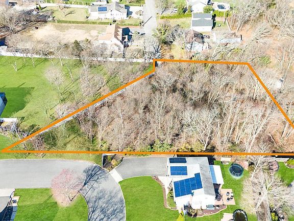 5th image of Peconic Street