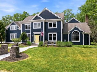 198 Poppasquash Rd, Bristol, RI 02809