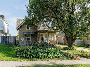 911 8th St, Nevada, IA 50201