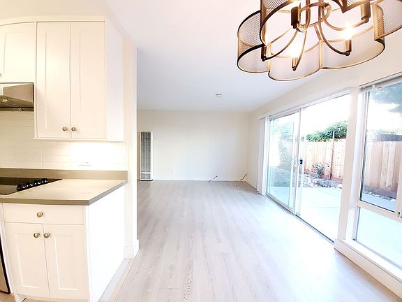 2nd image of 239 Villa Ter APT 3