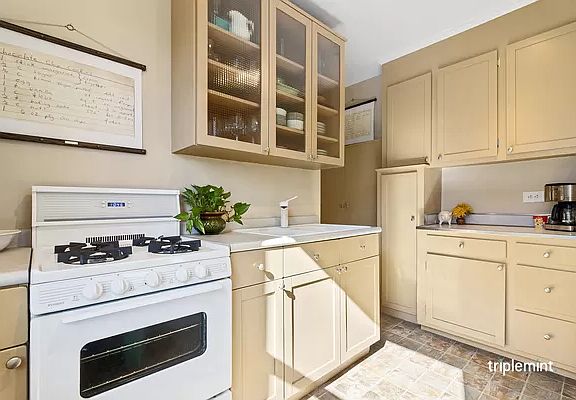 4th image of 79-10 34th Ave APT 7G