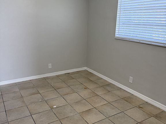 5th image of 1321 Holly Heights Dr #4